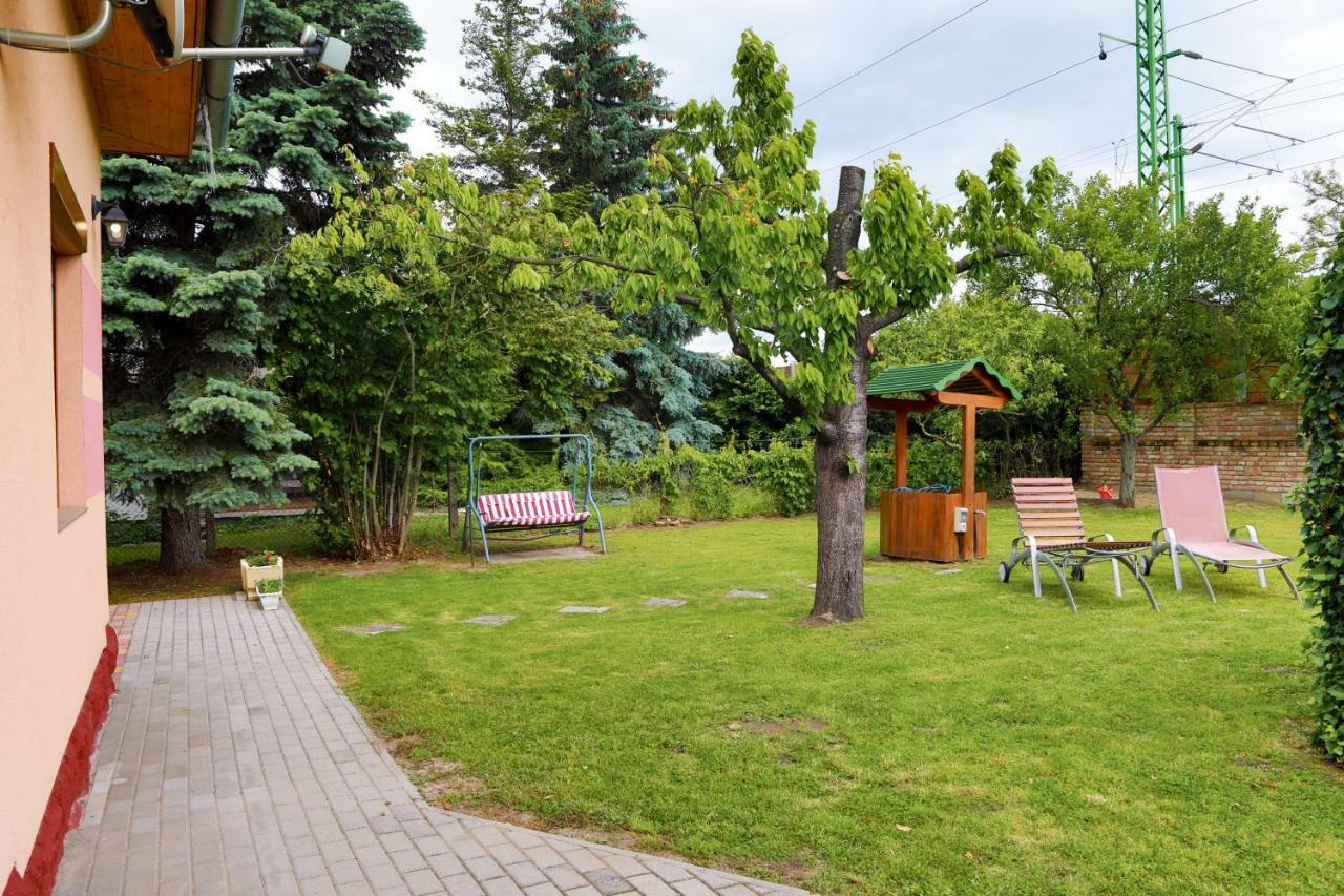 Balaton Apartman Балатонмаріафюрде Екстер'єр фото