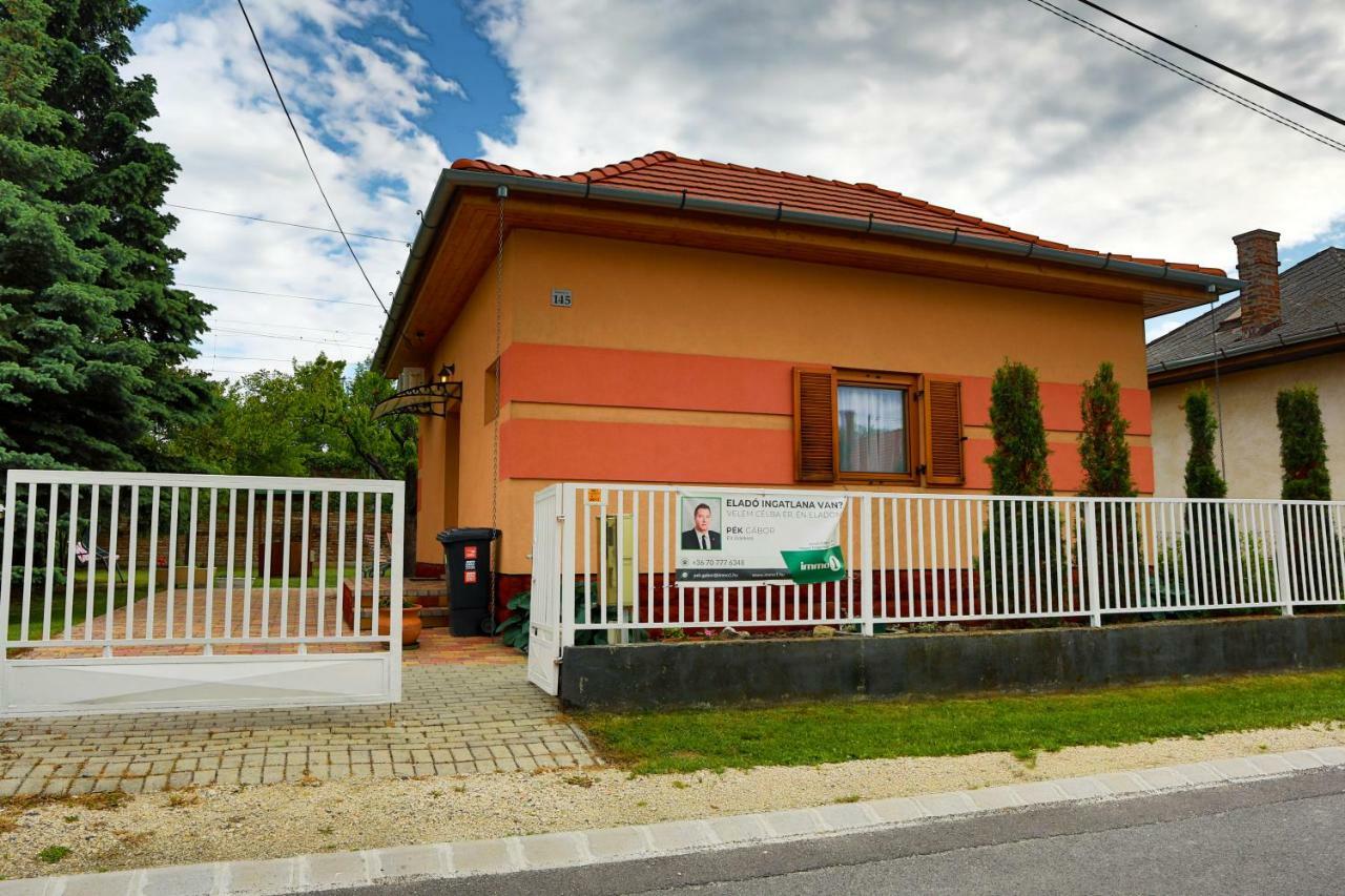 Balaton Apartman Балатонмаріафюрде Екстер'єр фото