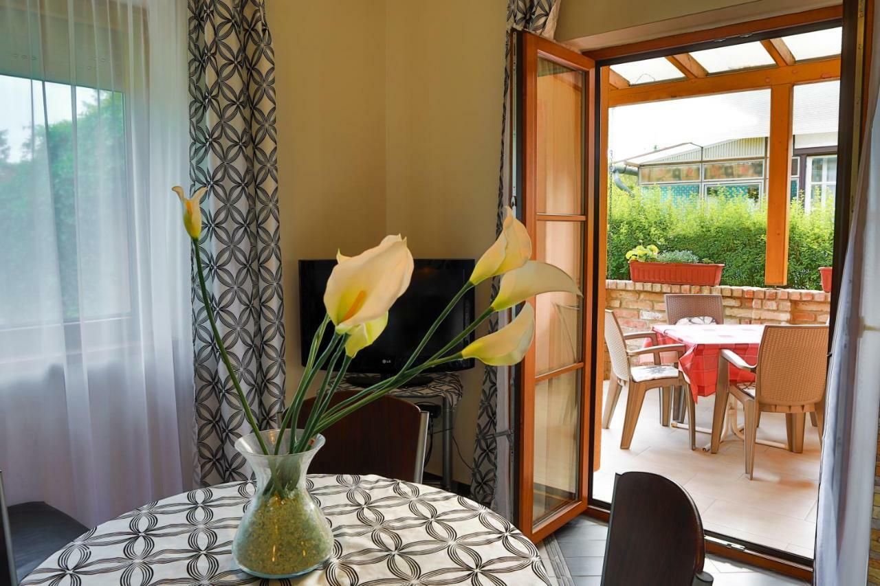 Balaton Apartman Балатонмаріафюрде Екстер'єр фото